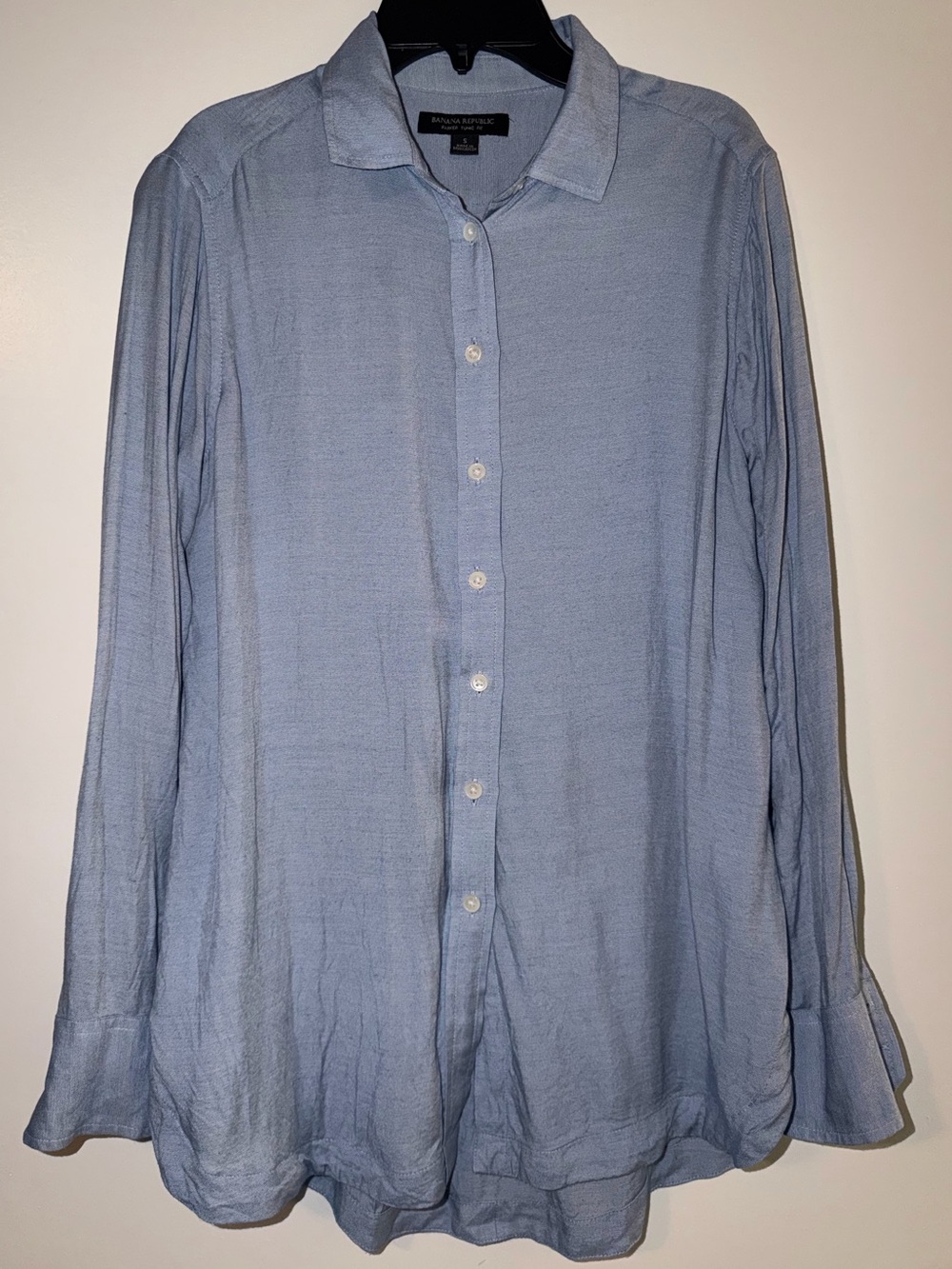 Women’s Banana Republic Blue Button Down Shirt
